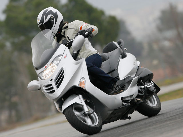 KYMCO MODELOS SCOOTERS GRAND DINK 125