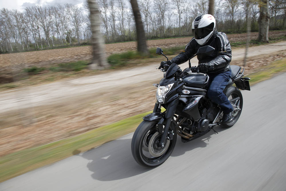 oculta-en-el-crep-sculo-noticias-moto