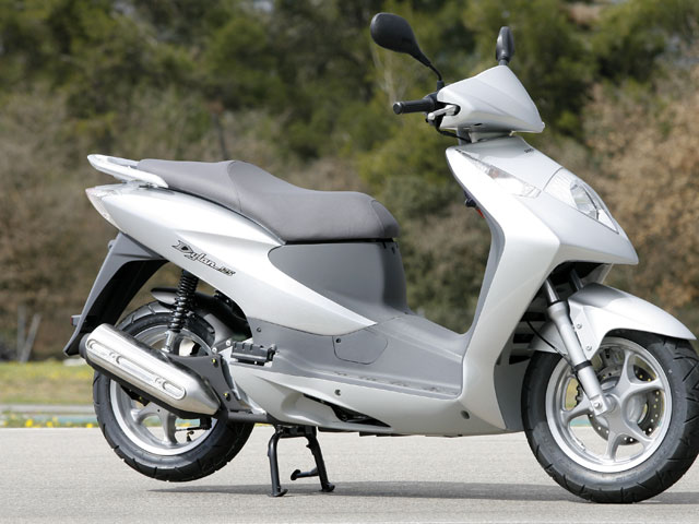 Honda dylan 125