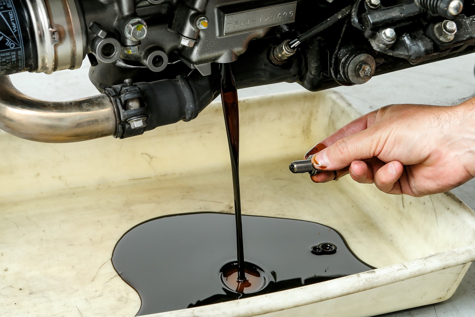 Resultado de imagen para cambio de aceite de moto
