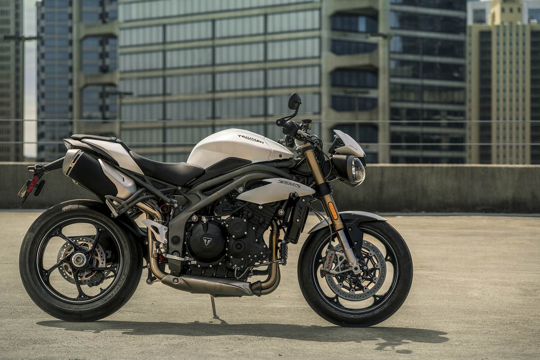 Triumph Speed Triple S y RS 2018, Triumph se suma a la ...