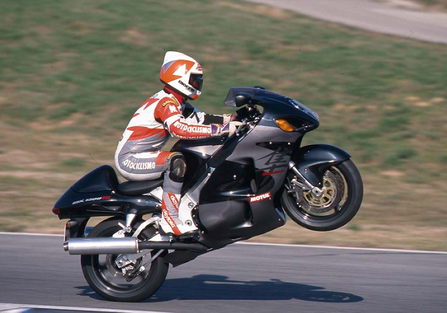 Suzuki hayabusa 1999 года