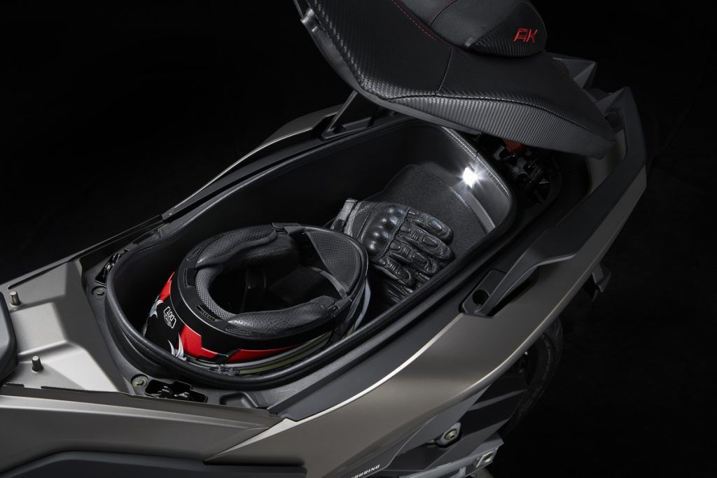 KYMCO AK 550 ST 2022.