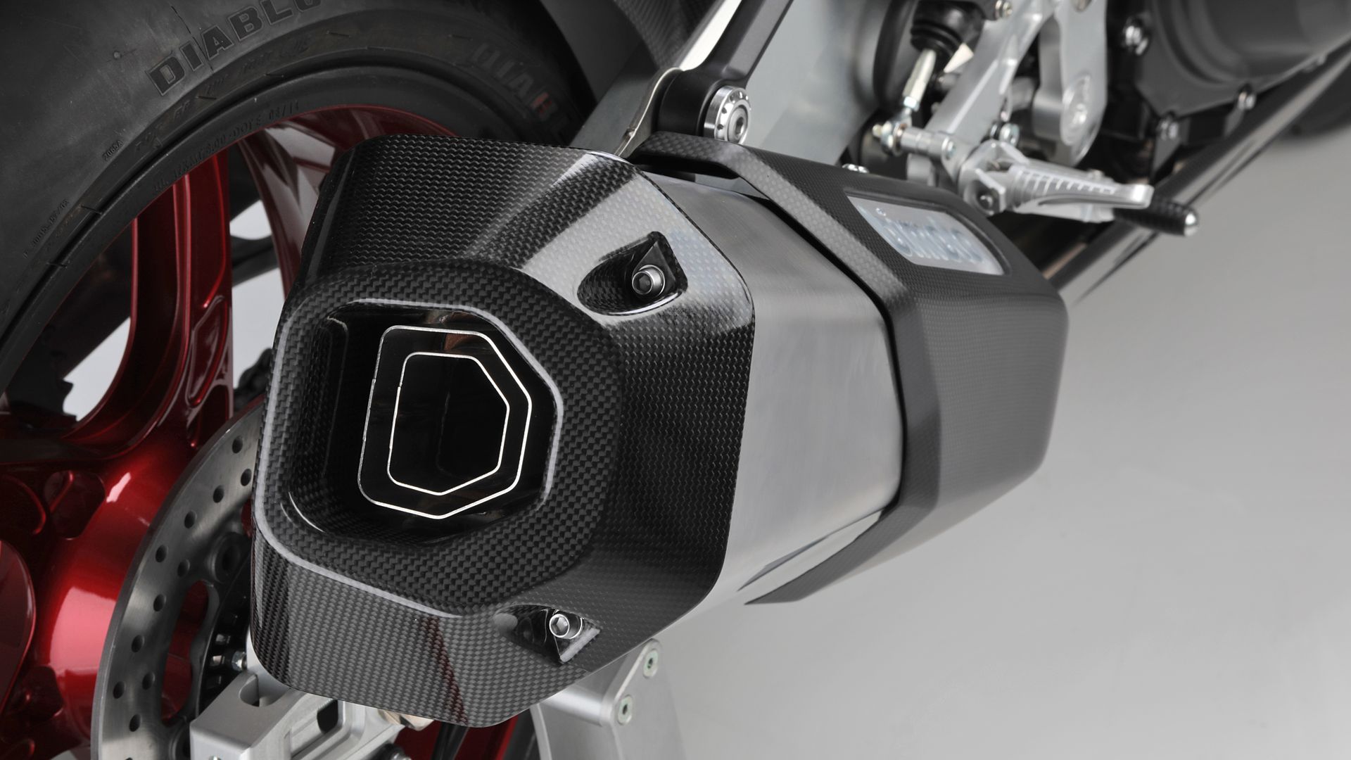 Bimota KB4 studio detail 01
