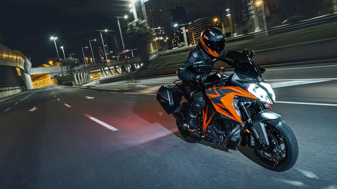 KTM 1290 Super Duke GT 2022