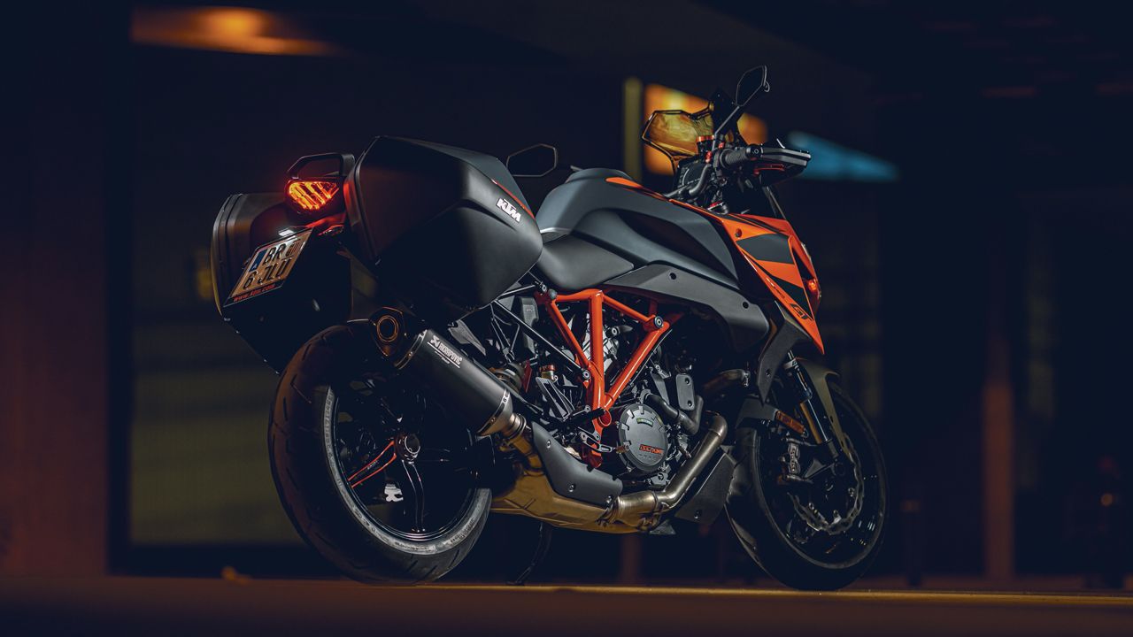 KTM 1290 Super Duke GT 2022