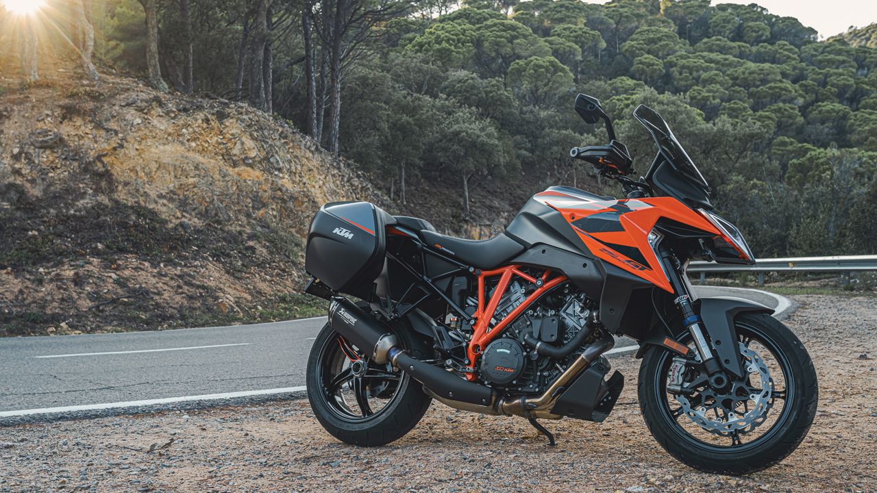 KTM 1290 Super Duke GT 2022