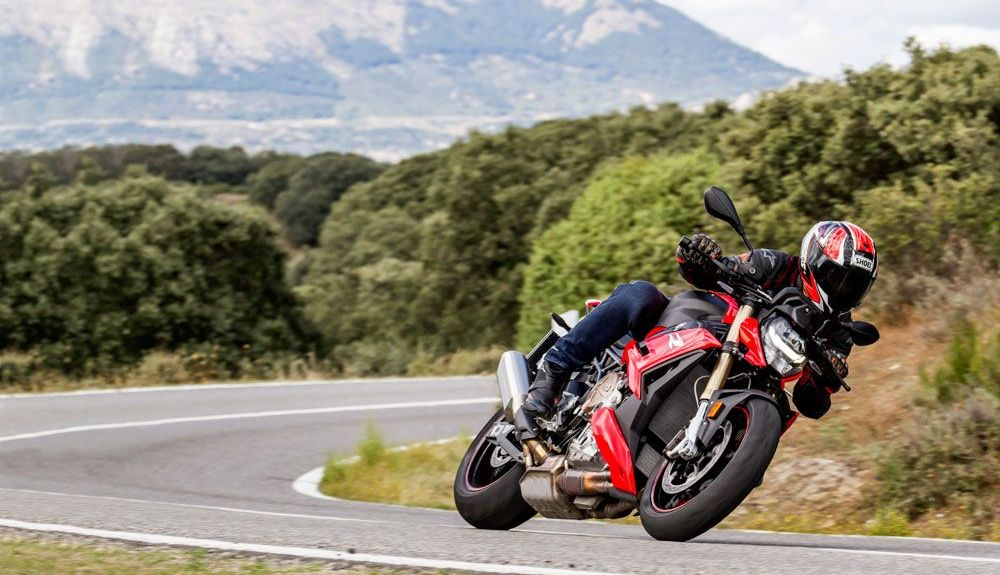 La BMW S 1000 R es una moto con la que puedes hacer de todo y todo bien La BMW S 1000 R es una moto con la que puedes hacer de todo y todo bien