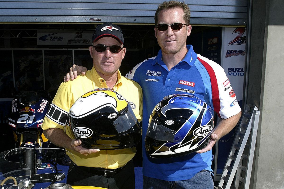 Kenny Roberts y Kenny Roberts Jr, ambos campeones del mundo. Fuente: Gold & Goose