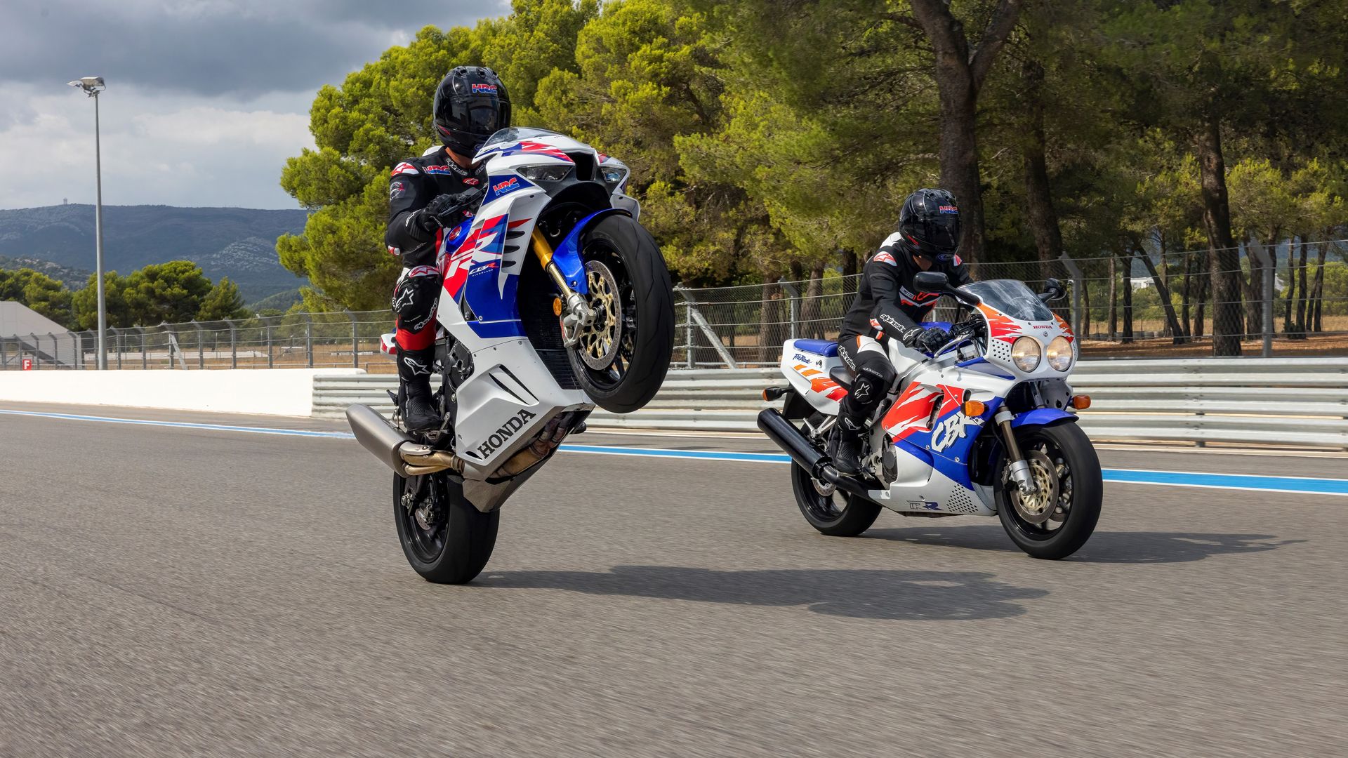 Honda CBR1000RR 2022 30 Aniversario (12)