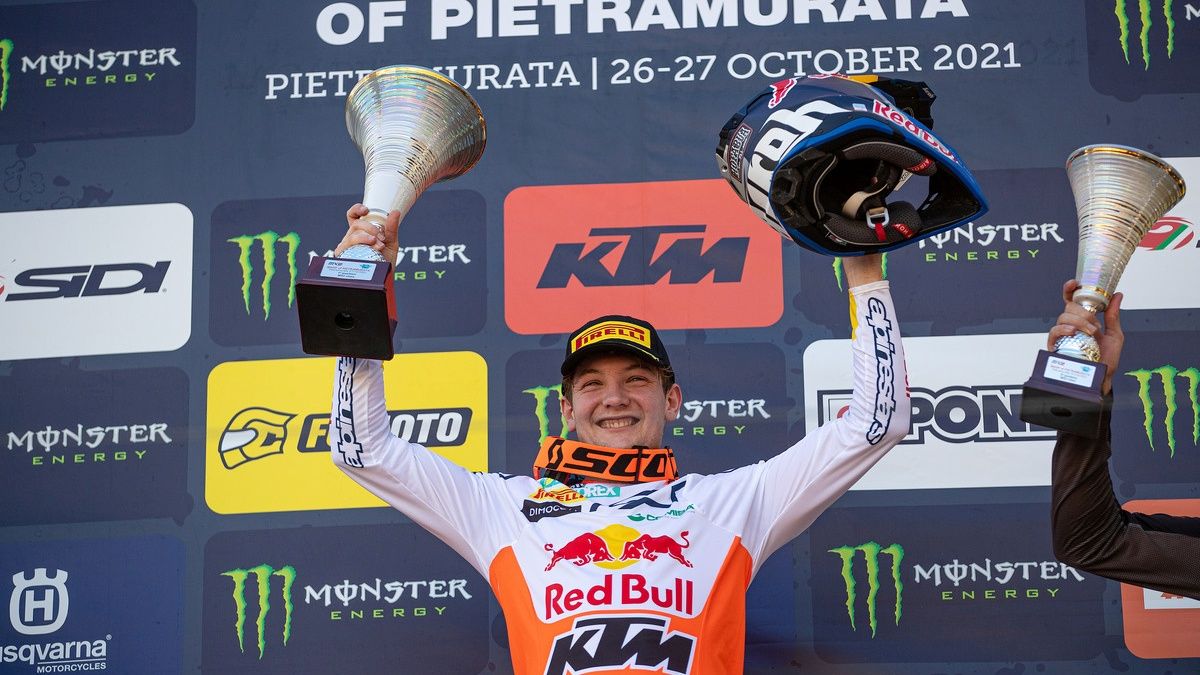 Rene Hofer ganó su primer GP en el Mundial de MX2 en este 2021 en Pietramurata
