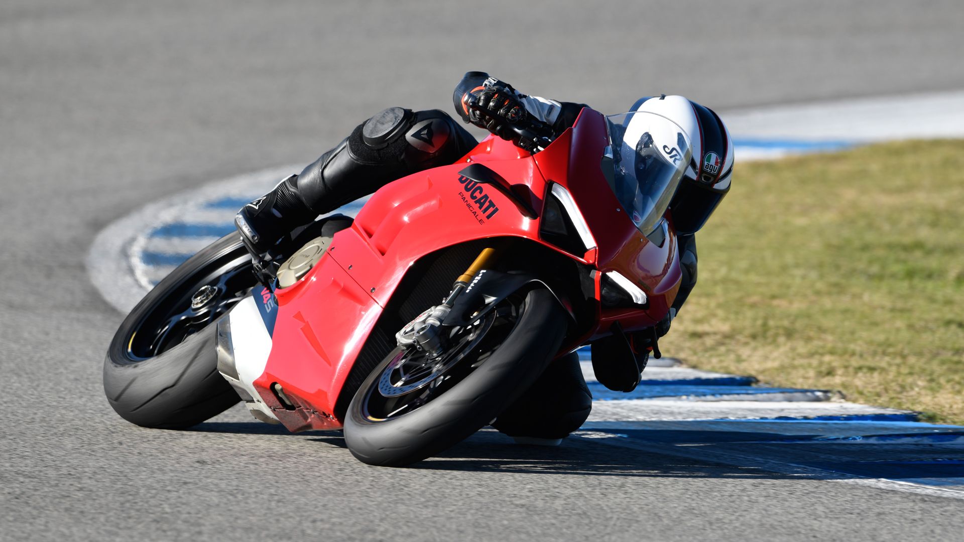 Ducati Panigale V4S 2022 Accion (1)