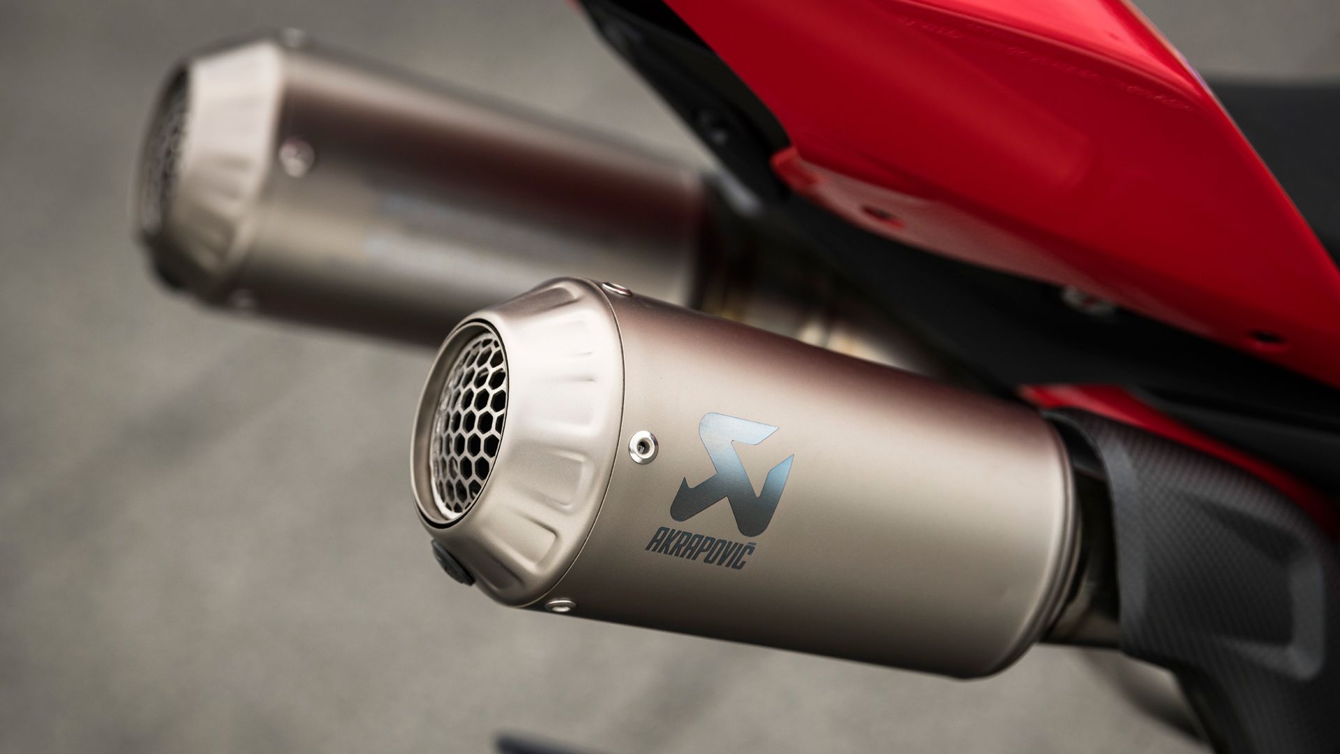 Ducati Panigale V4S 2022 Performance (2)