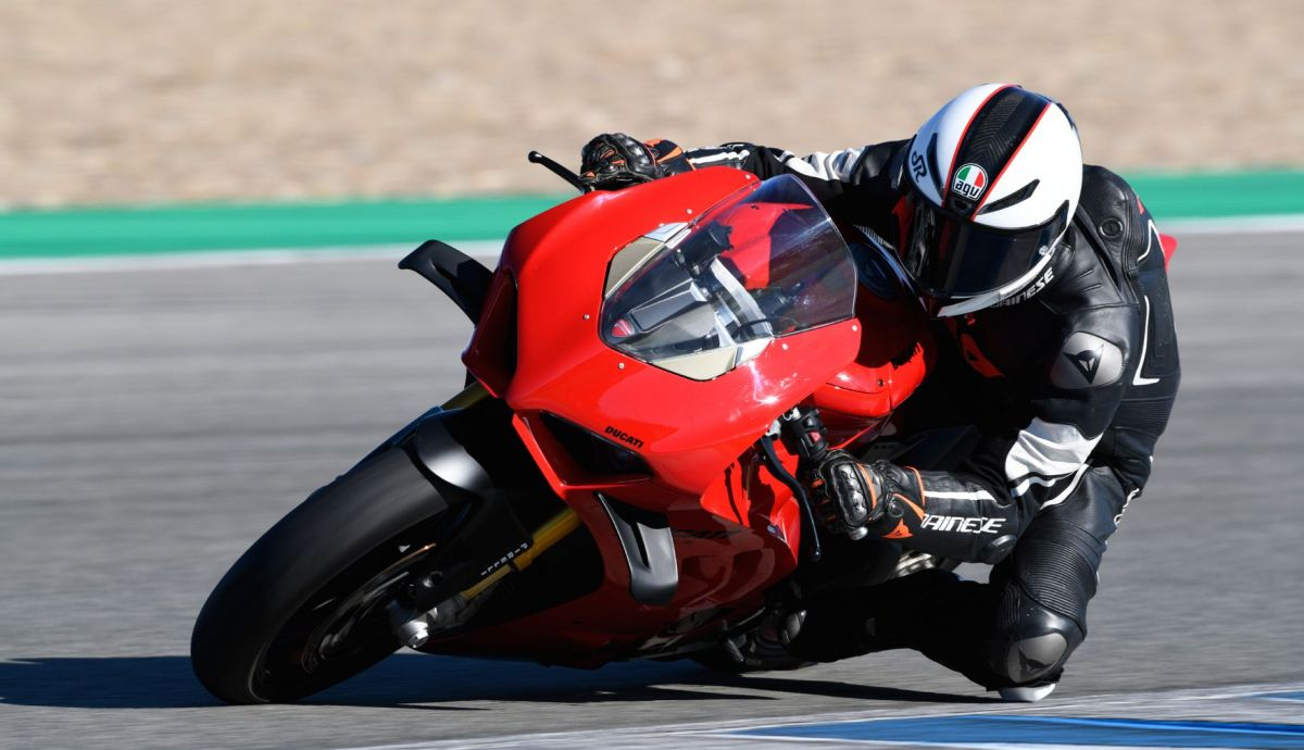 Ducati Panigale V4S 2022 Accion (2) Ducati Panigale V4S 2022 Accion (2)