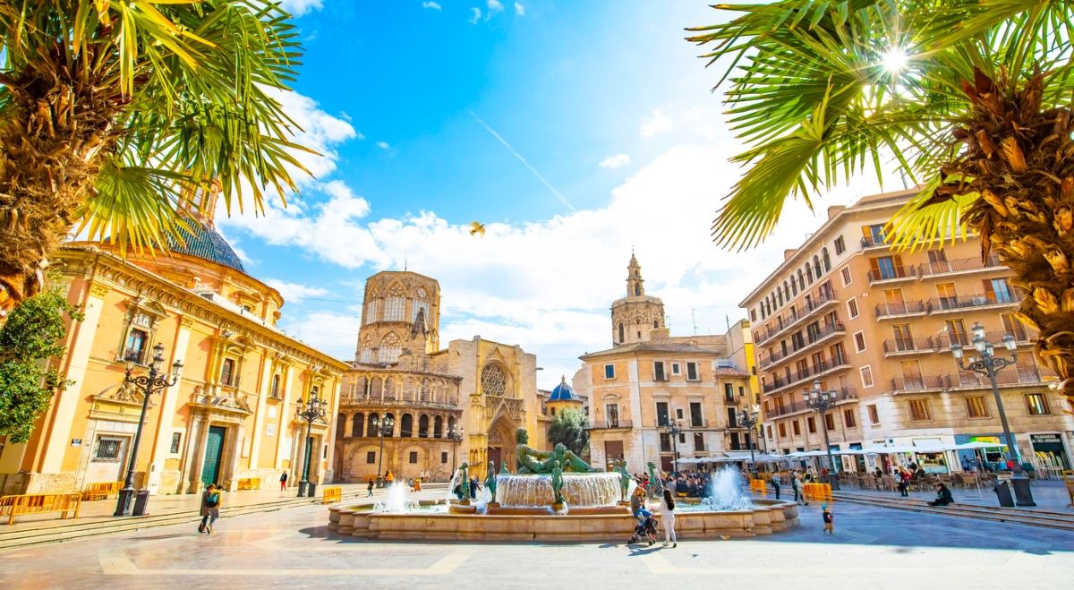 Imagen de la ciudad de Valencia desde la que parten estas rutas en moto / Fuente: iStock / Arcady 31