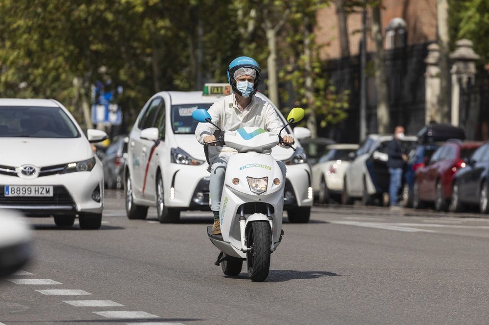 Motosharing en Madrid. Fuente: iStock/alvarobueno