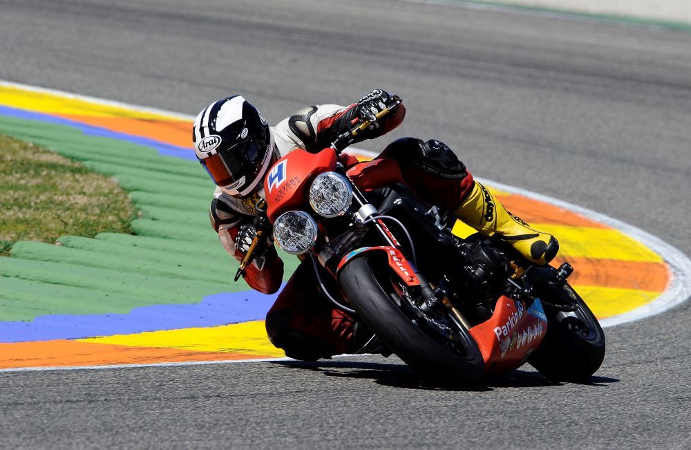Michael Dunlop, en la Triumph Parkin Go Race 2010. Fuente: Gold & Goose