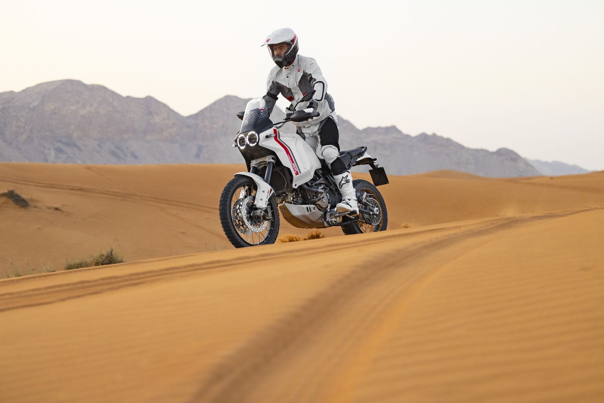 Ducati DesertX 2022 06