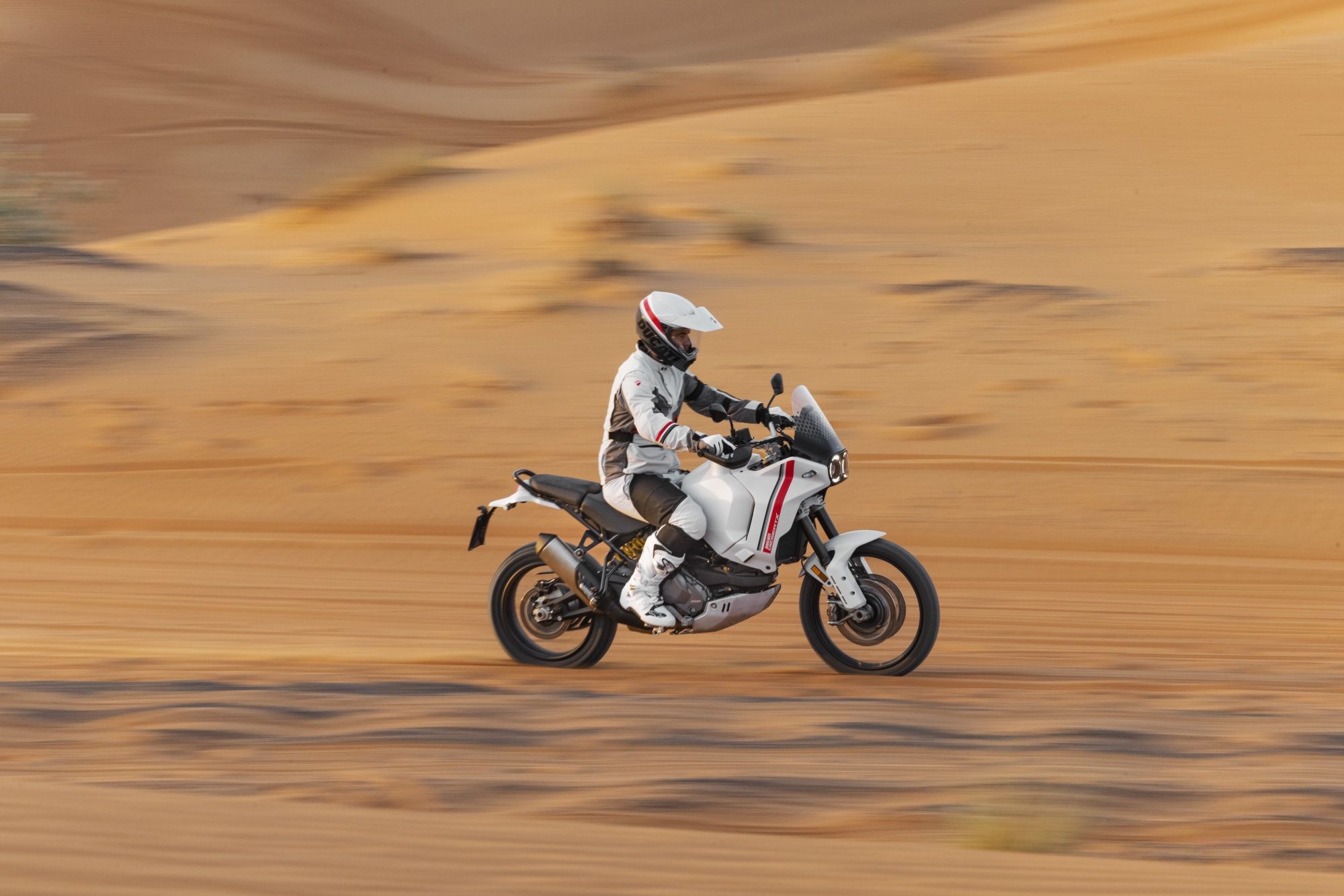 Ducati DesertX 2022 08