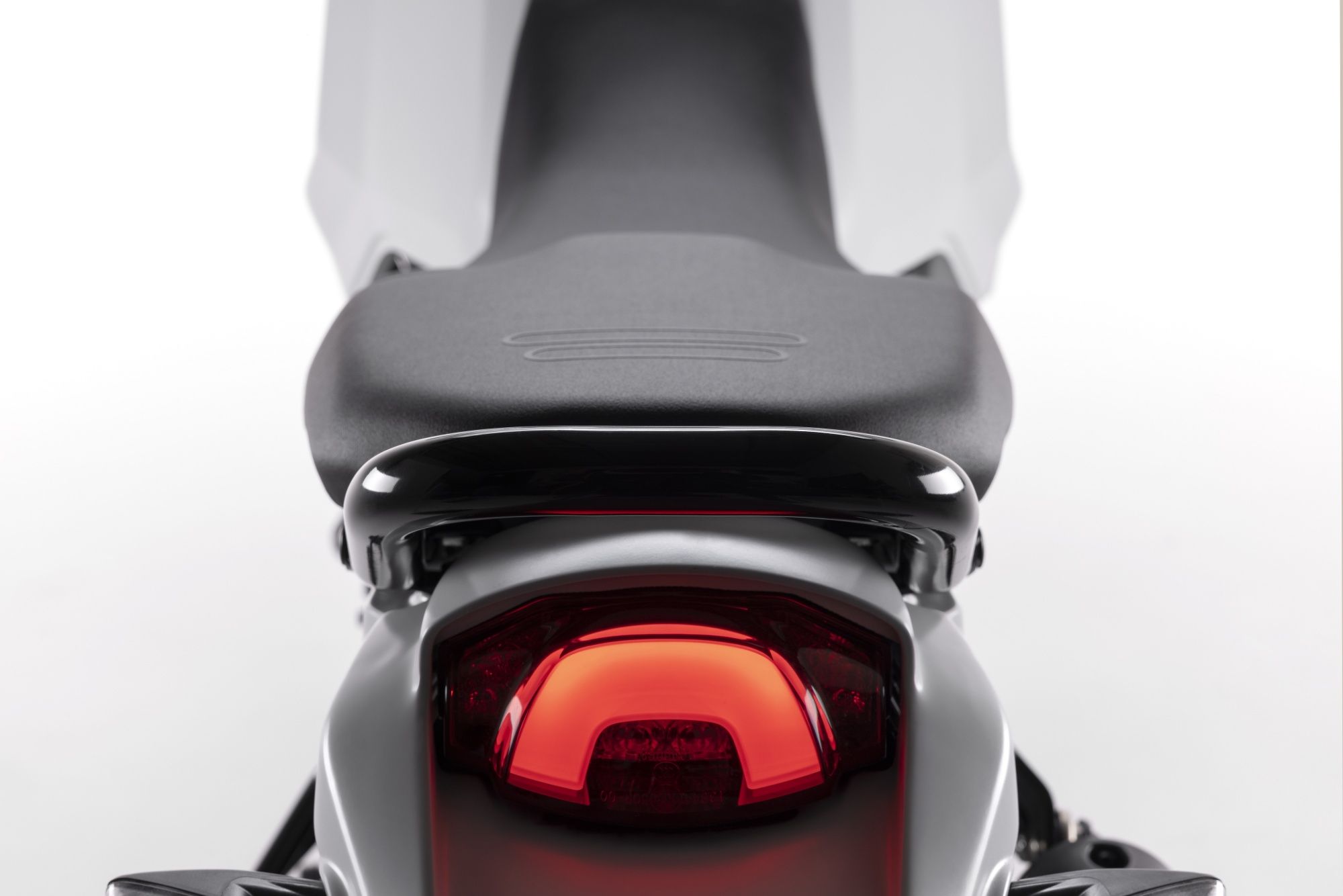 Ducati DesertX 2022 32