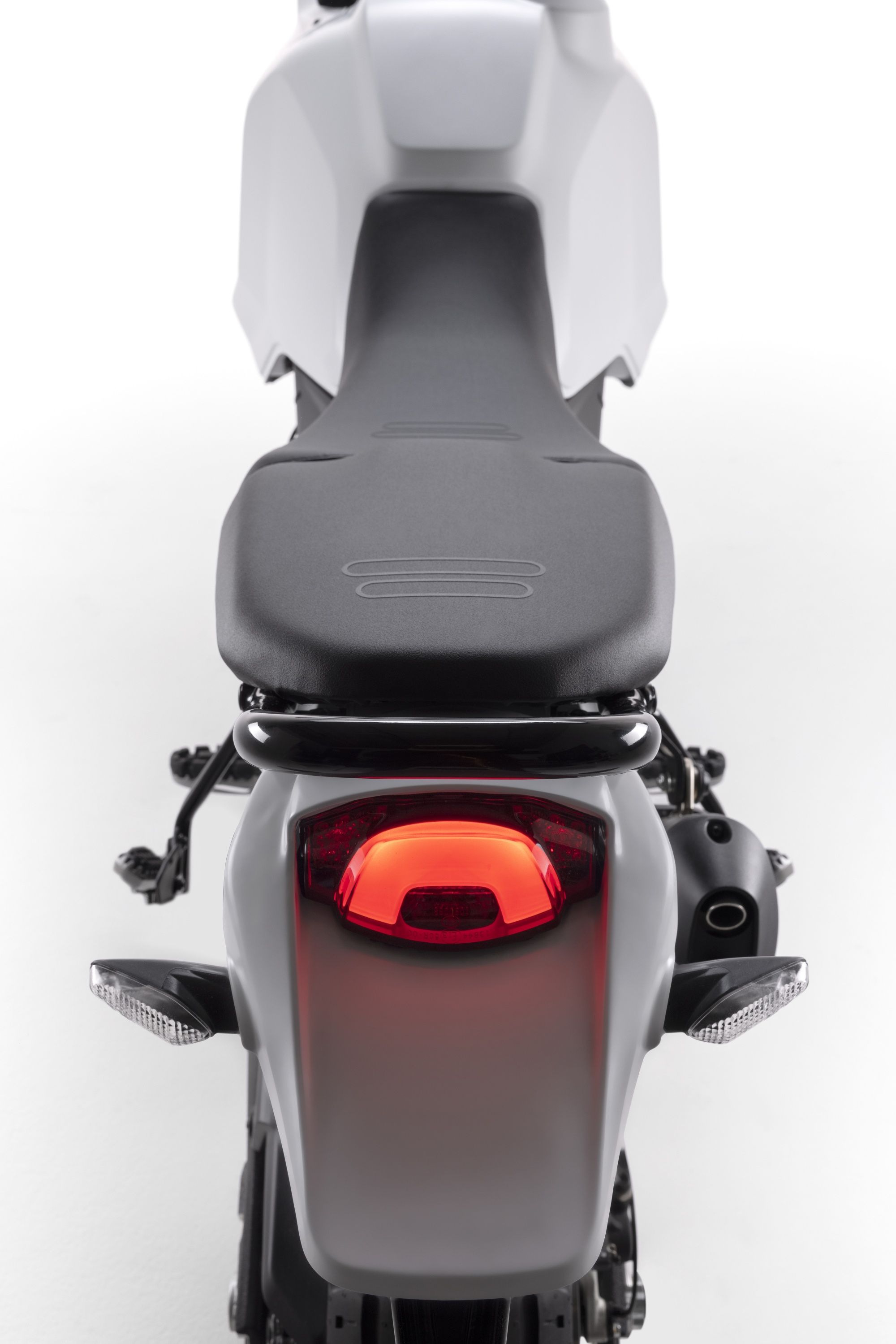 Ducati DesertX 2022 33