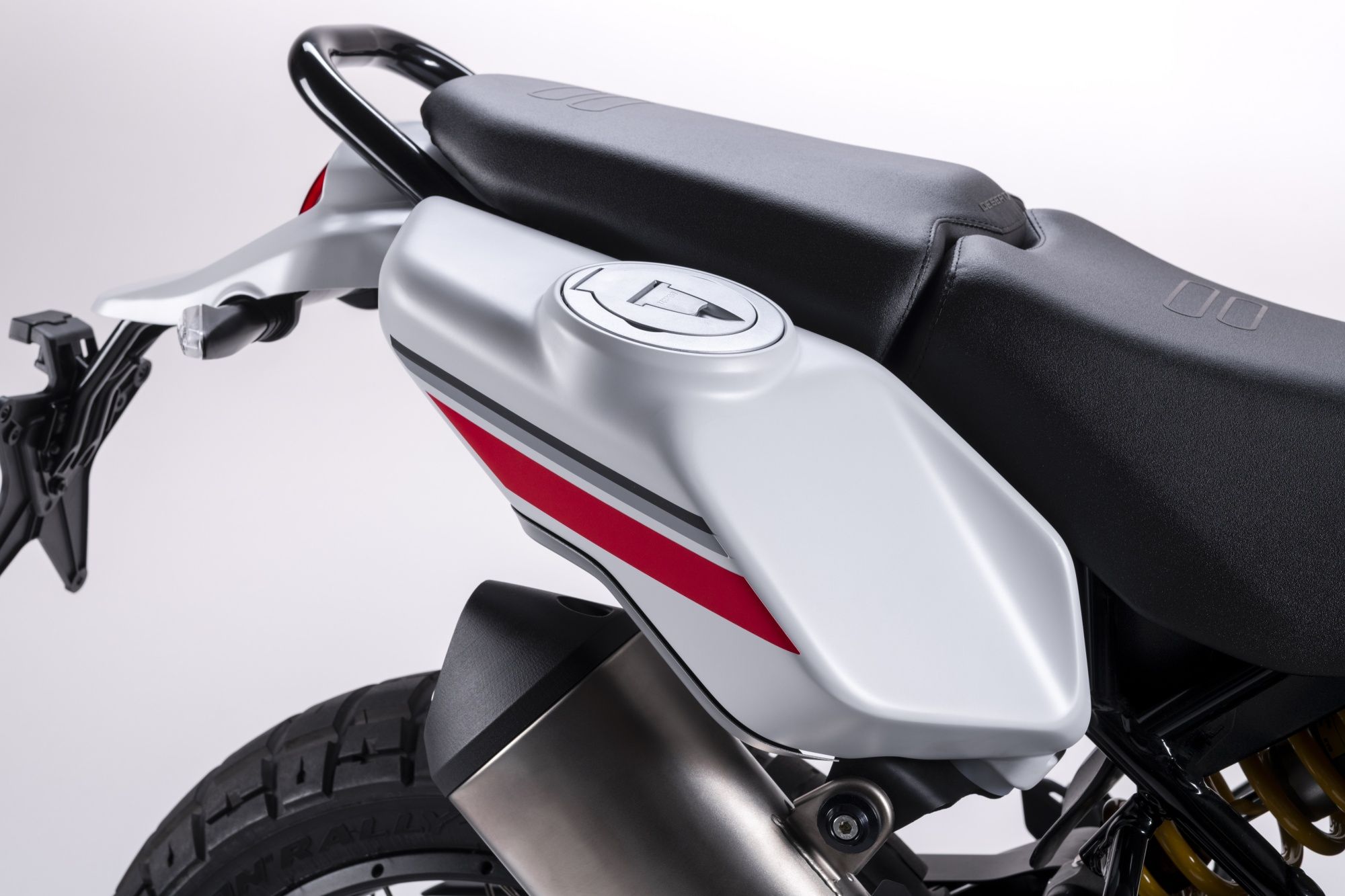 Ducati DesertX 2022 48