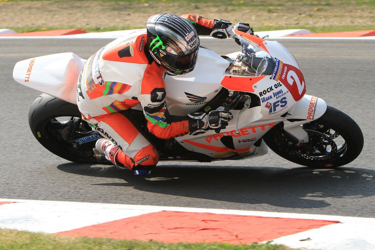 John McGuinness en acción en 2011. Fuente: Gold & Goose