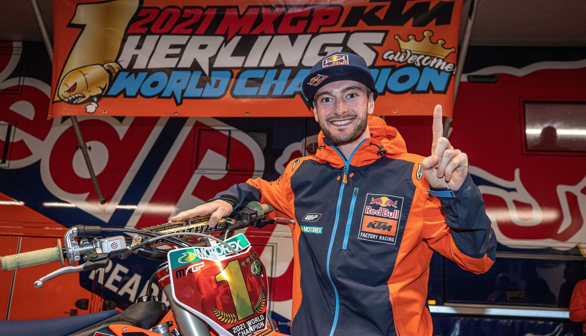 Jeffrey Herlings festeja su título mundial de MXGP 2021 Jeffrey Herlings festeja su título mundial de MXGP 2021
