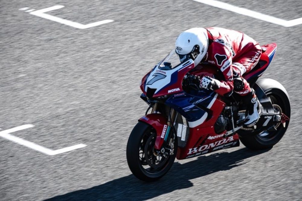 Test Honda WSBK 2022 Iker Lecuona Xavi Vierge 03