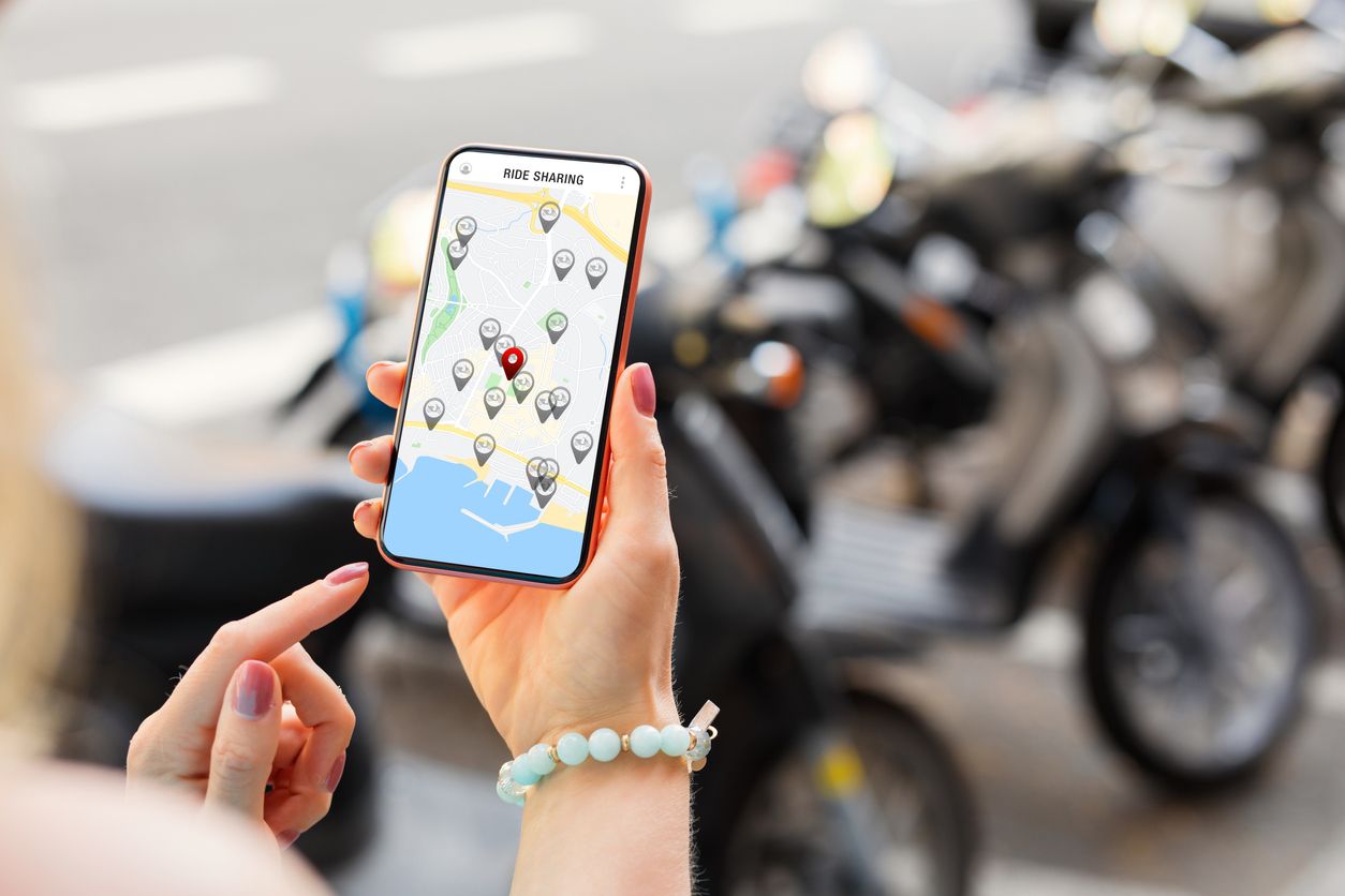 Hay interesantes aplicaciones para preparar rutas en motos. Fuente: iStock/grinvalds