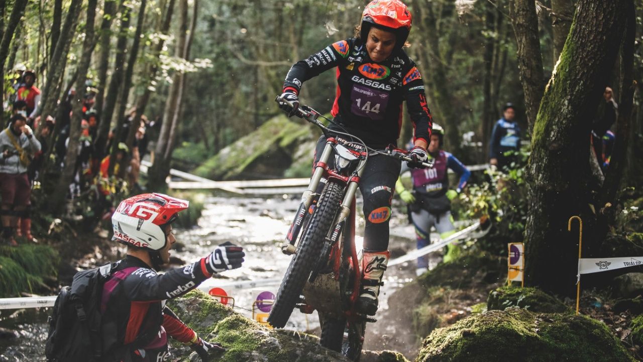 Laia Sanz ya suma 14 títulos mundiales de trial tras el conquistado en 2021
