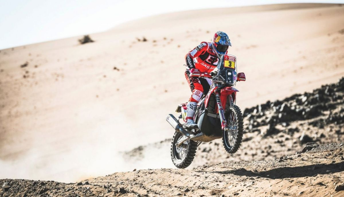 Sam Sunderland se ha colocado líder del Dakar 2022 tras la segunda etapa Sam Sunderland se ha colocado líder del Dakar 2022 tras la segunda etapa