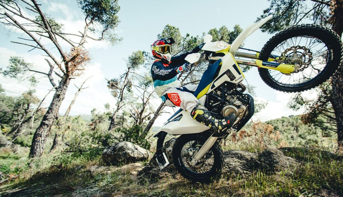 Comparativa trail-enduro: Husqvarna 701 Enduro y KTM 690 Enduro R Comparativa trail-enduro: Husqvarna 701 Enduro y KTM 690 Enduro R