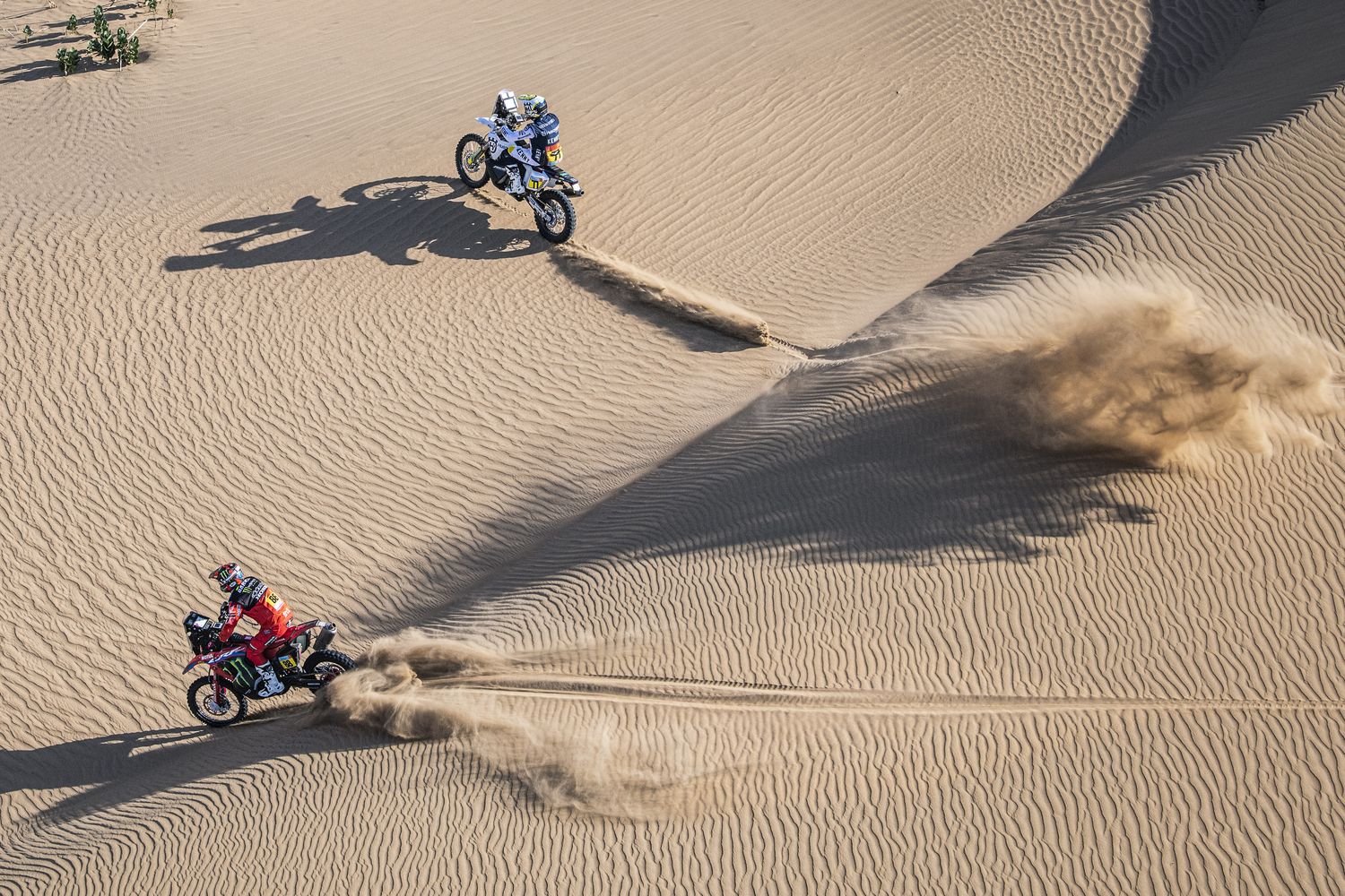 Etapa 11 Dakar 2022   Luciano Benavides y Joan Barreda