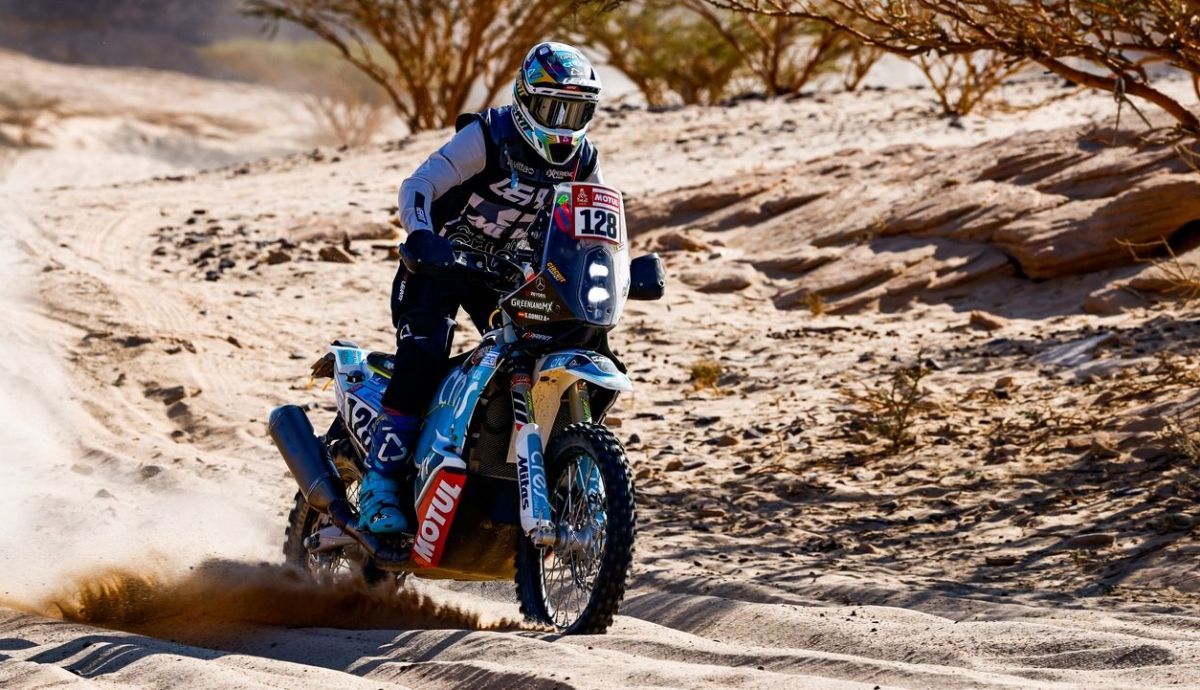 Sandra Gómez ha sido segunda entre las féminas en su debut en el Dakar 2022 Sandra Gómez ha sido segunda entre las féminas en su debut en el Dakar 2022