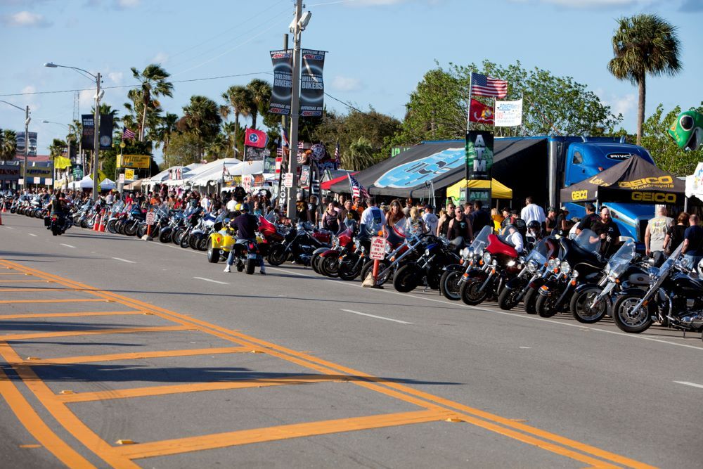 Daytona Bike Week, una de las mayores concentraciones moteras del mundo. Fuente: iStock/Aneese