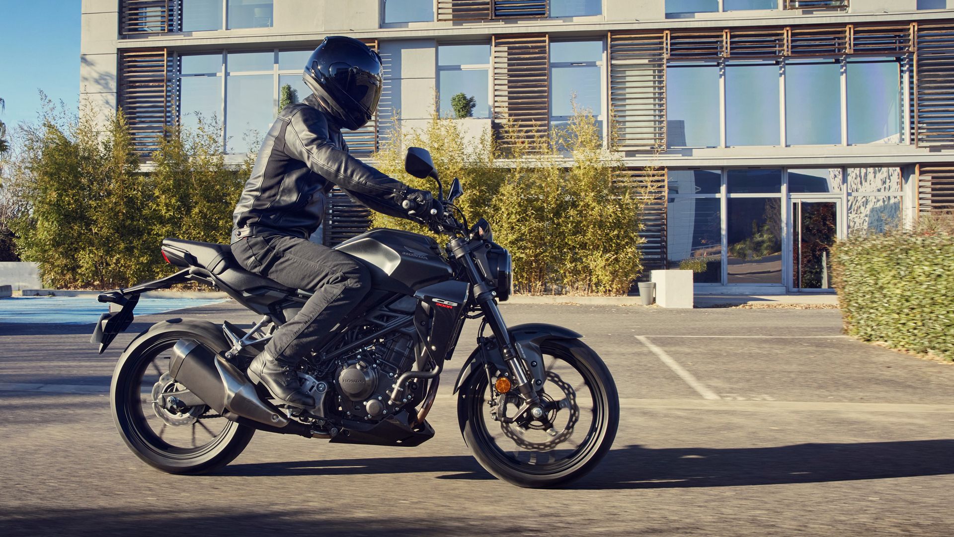 Honda CB300R 2022 Accion (4)