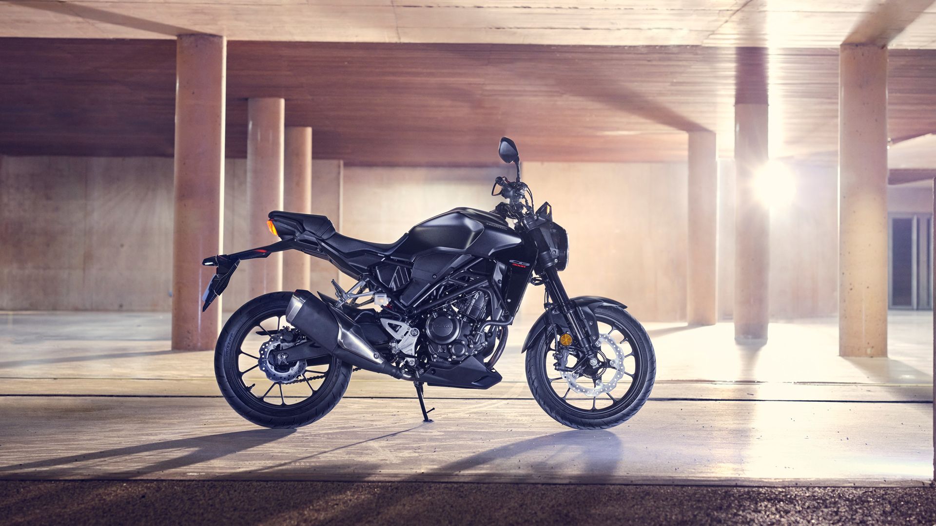 Honda CB300R 2022 Estatica (1)