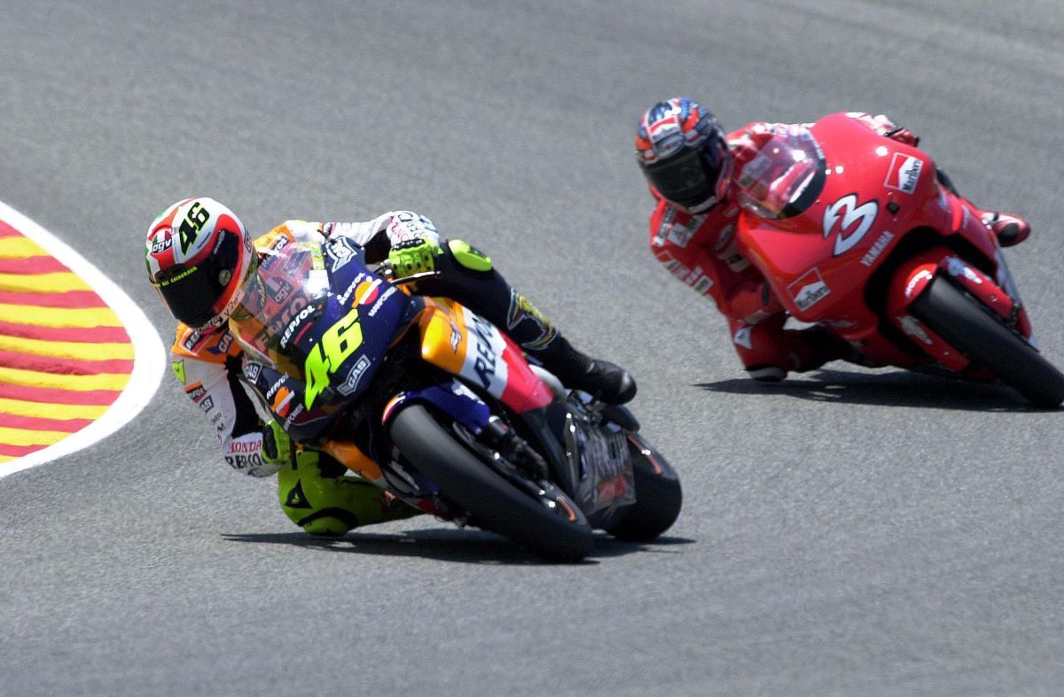 La rivalidad de Rossi y Biaggi en Mugello en la temporada 2002. Fuente: Gold & Goose