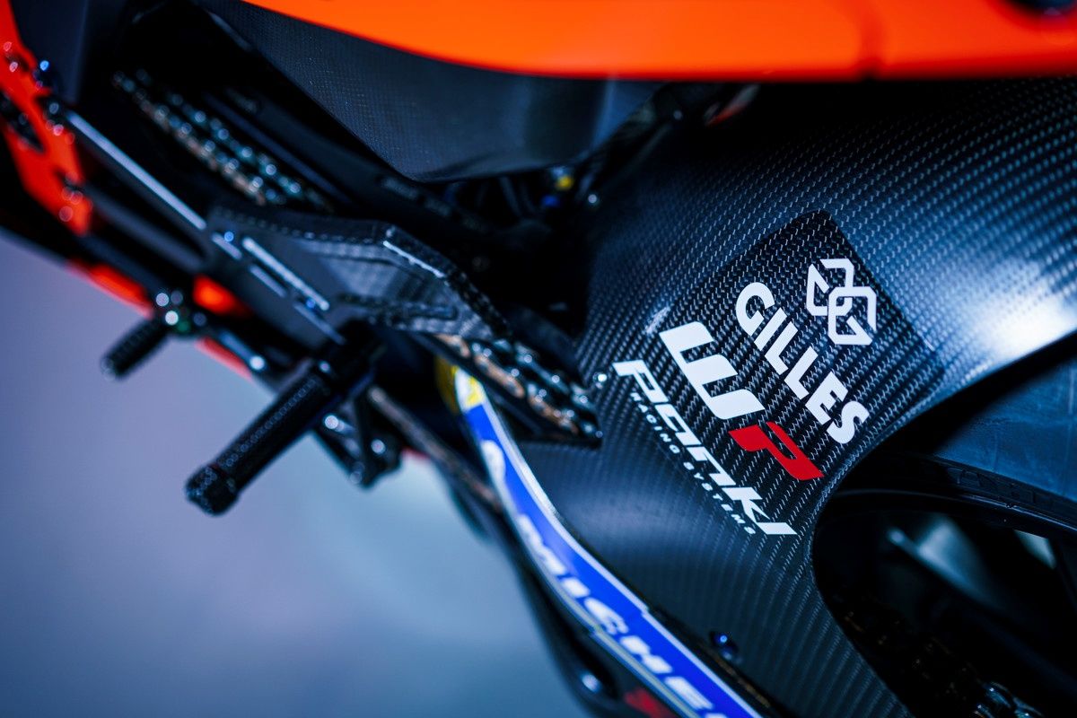KTM RC16 Factory Red Bull MotoGP 2022 Brad Binder Miguel Oliveira 05