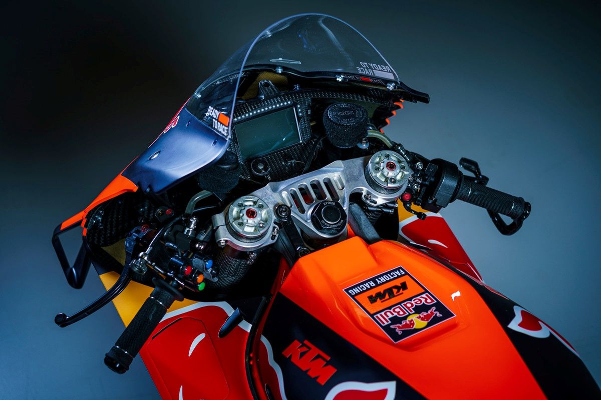 KTM RC16 Factory Red Bull MotoGP 2022 Brad Binder Miguel Oliveira 08