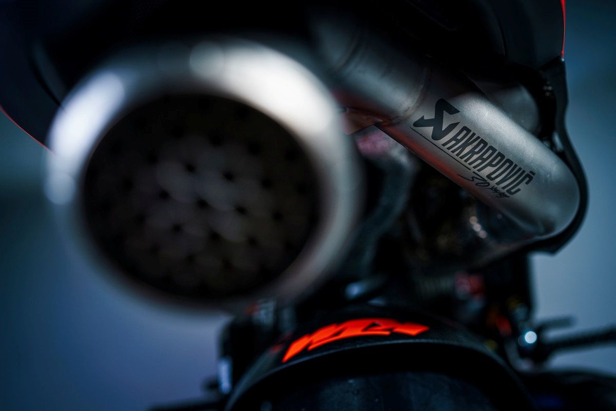 KTM RC16 Factory Red Bull MotoGP 2022 Brad Binder Miguel Oliveira 13