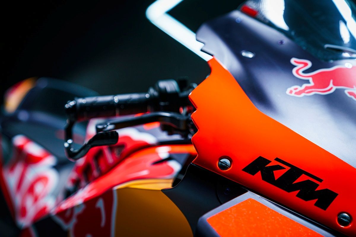 KTM RC16 Factory Red Bull MotoGP 2022 Brad Binder Miguel Oliveira 15