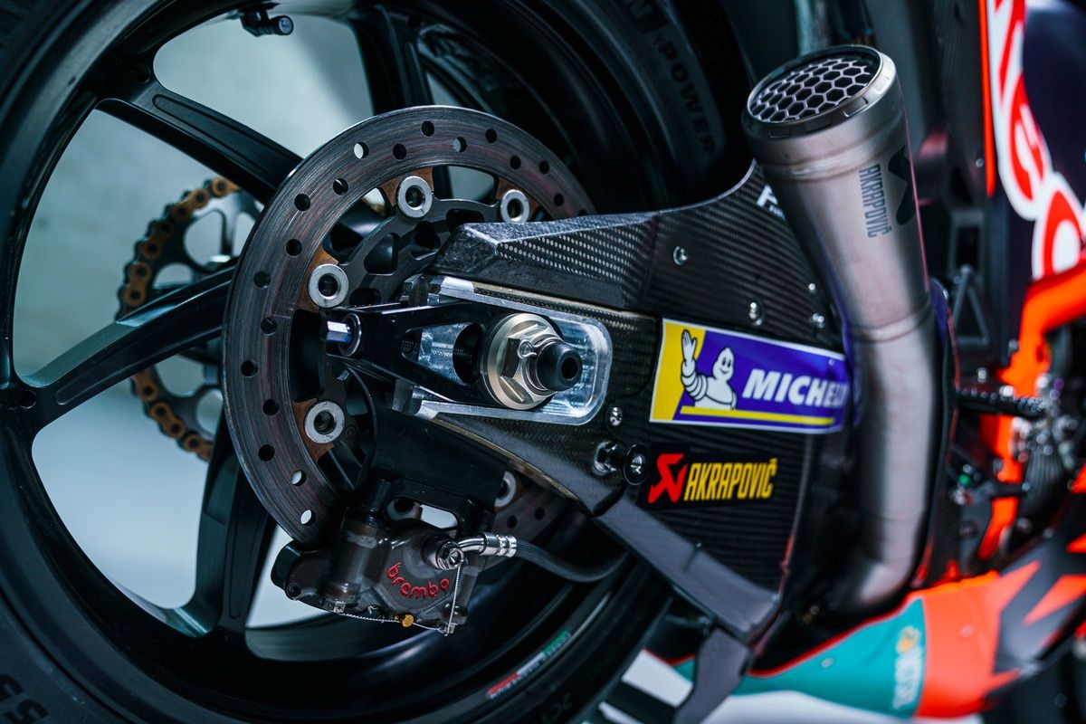KTM RC16 Factory Red Bull MotoGP 2022 Brad Binder Miguel Oliveira 18