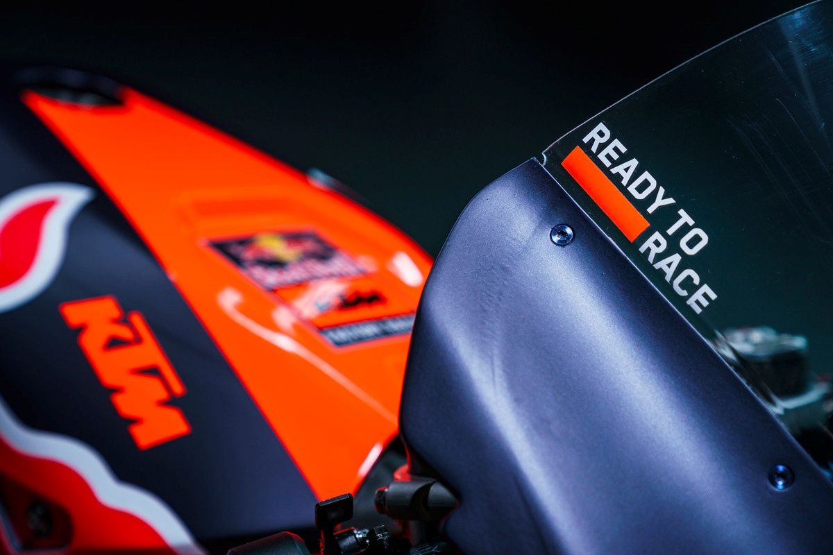 KTM RC16 Factory Red Bull MotoGP 2022 Brad Binder Miguel Oliveira 20