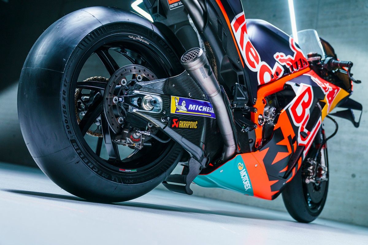 KTM RC16 Factory Red Bull MotoGP 2022 Brad Binder Miguel Oliveira 24