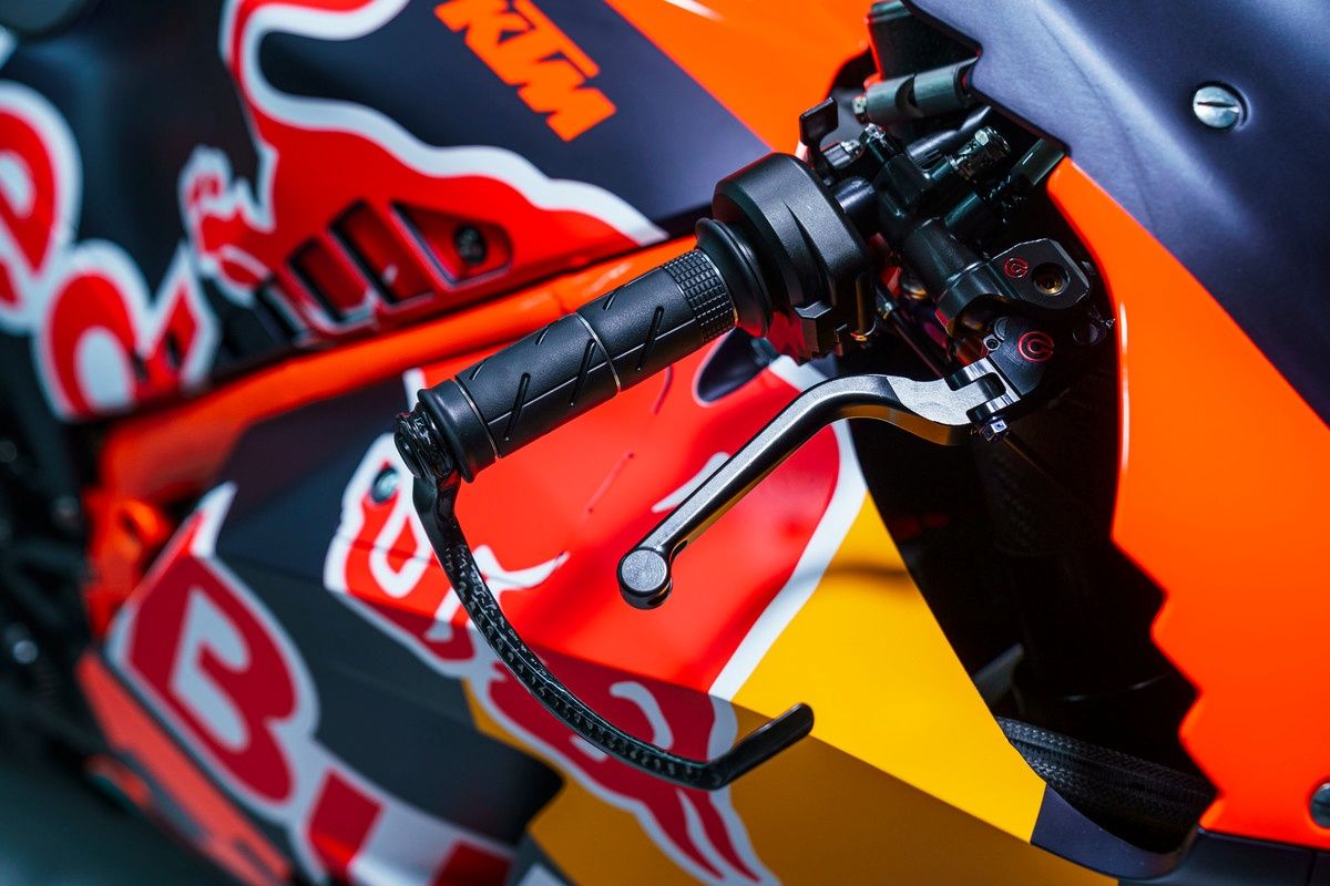 KTM RC16 Factory Red Bull MotoGP 2022 Brad Binder Miguel Oliveira 25
