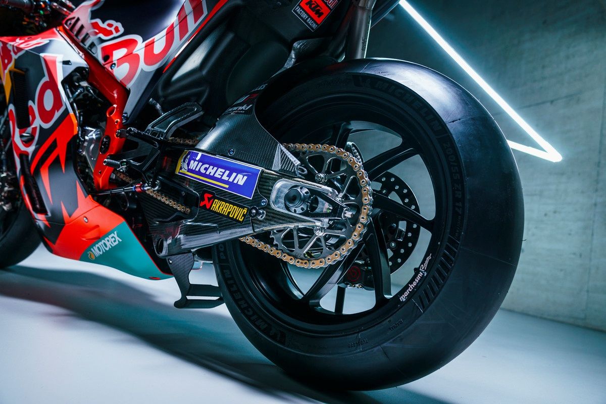 KTM RC16 Factory Red Bull MotoGP 2022 Brad Binder Miguel Oliveira 27