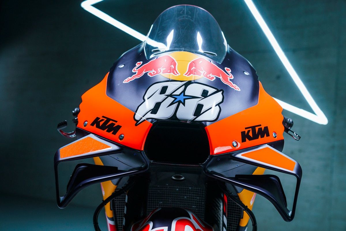 KTM RC16 Factory Red Bull MotoGP 2022 Brad Binder Miguel Oliveira 35