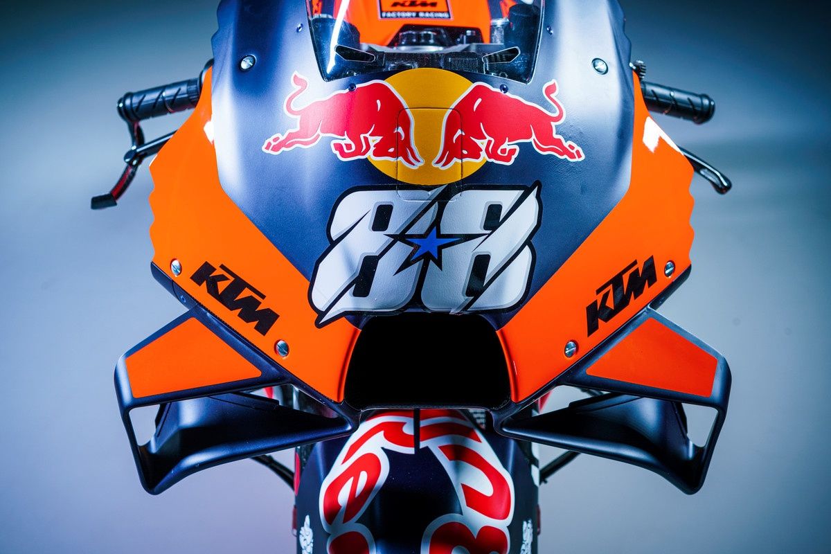 KTM RC16 Factory Red Bull MotoGP 2022 Brad Binder Miguel Oliveira 44